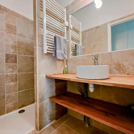 Saint Germain - Sejour A Auxerre Appartement Buitenkant foto